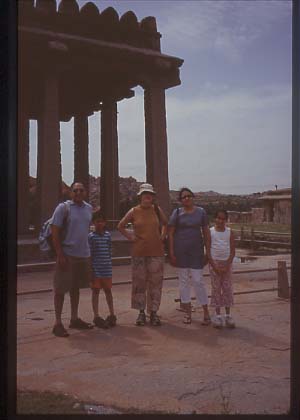 India_hampi_people18