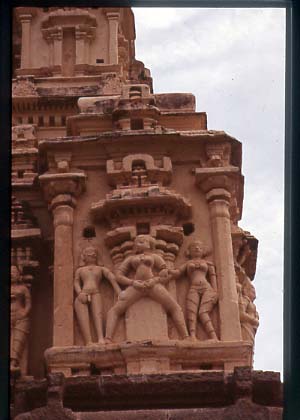 India_hampi_ruins02