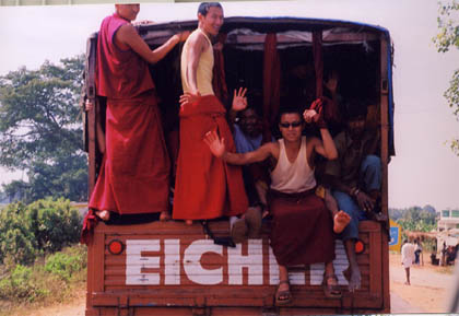 India_Coorg_a_roadto01_monks02.jpg