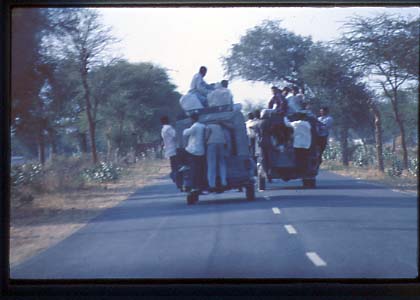 India_raja_aaa_road02.jpg